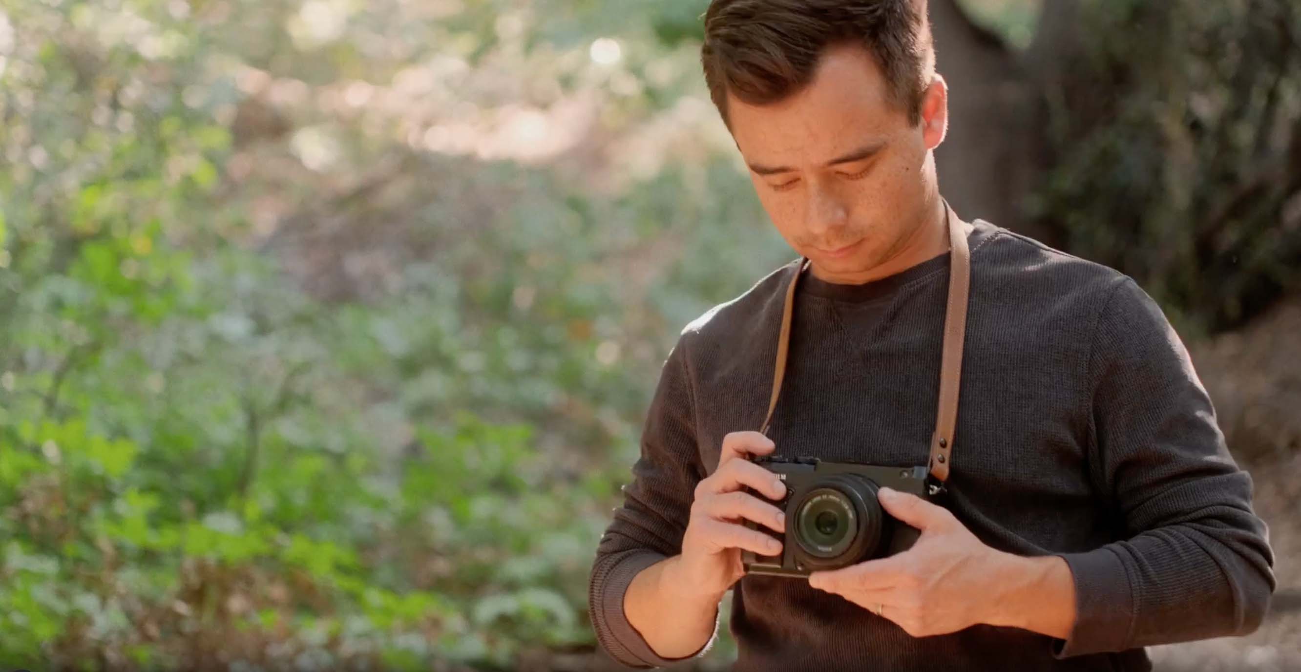 Thumbnail_Camera_Strap_Banner_Video.jpg